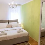 Апартаменти Artorius *