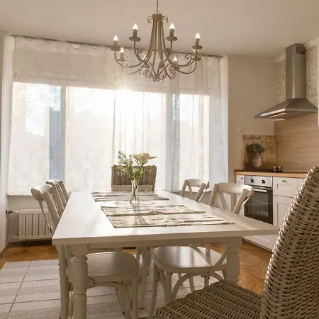 Artorius Apartment *